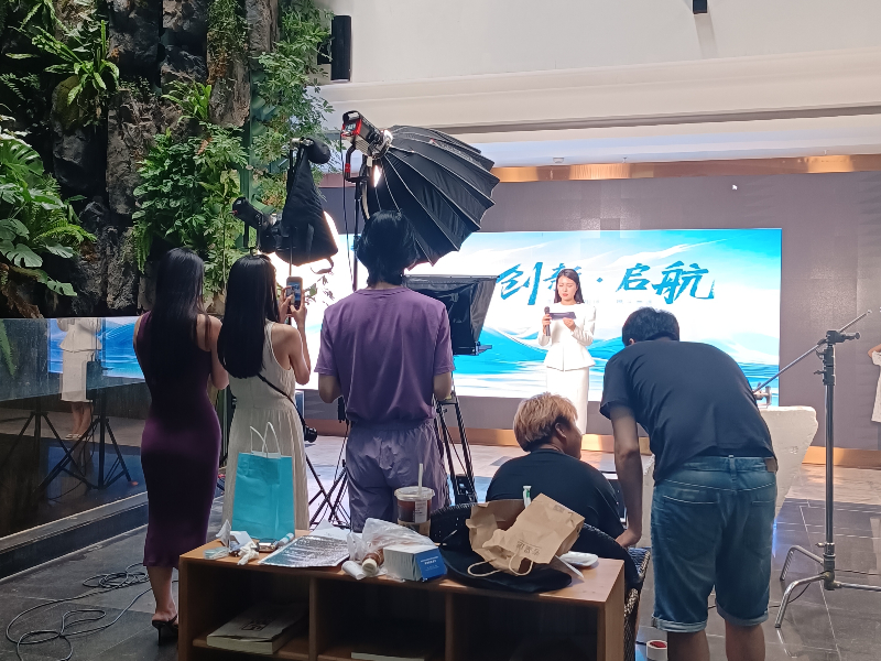 华铮女性暨高端（双语）主持研修班在园区进行成果展示(图3)