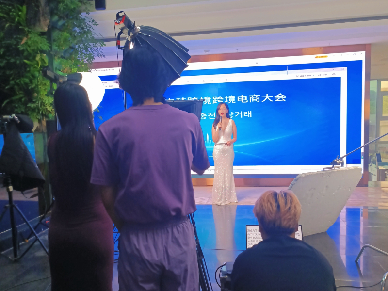 华铮女性暨高端（双语）主持研修班在园区进行成果展示(图5)