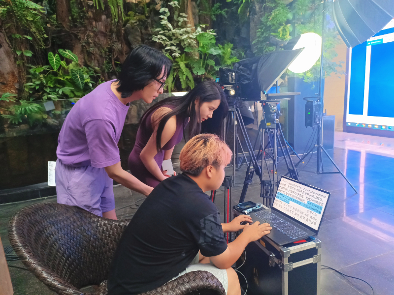 华铮女性暨高端（双语）主持研修班在园区进行成果展示(图4)