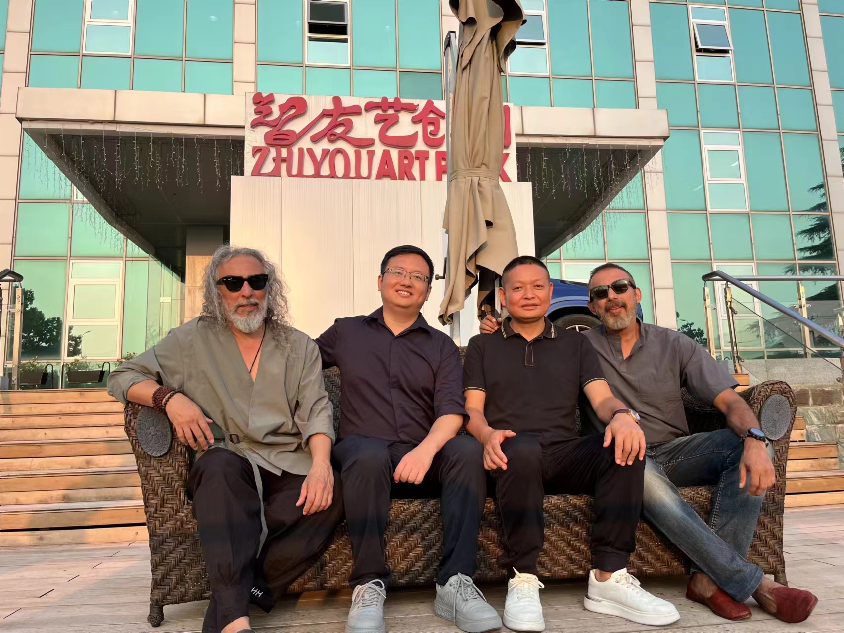 Arya到访智友艺创园(图1) Arya到访智友艺创园(图1)